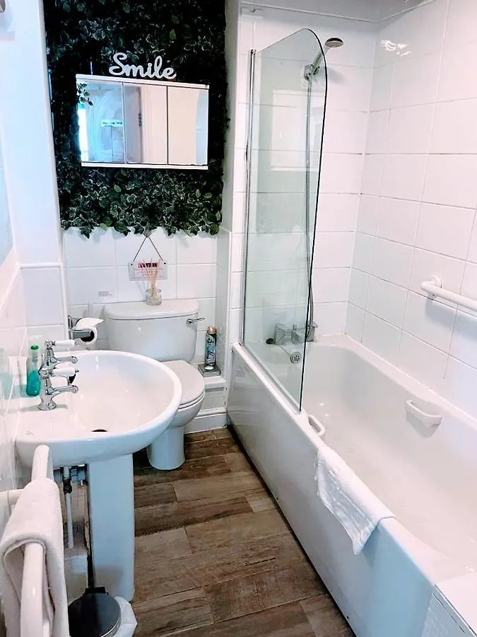 יורק Cosy Riverside Apartment - Free Parking